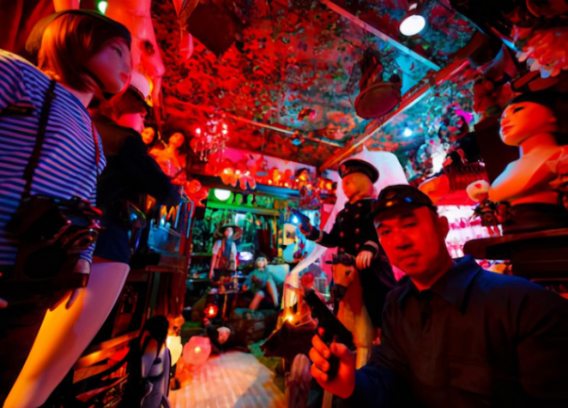 1624000353144224.jpg Japanese photographer transforms a house into a private physical doll museum-05