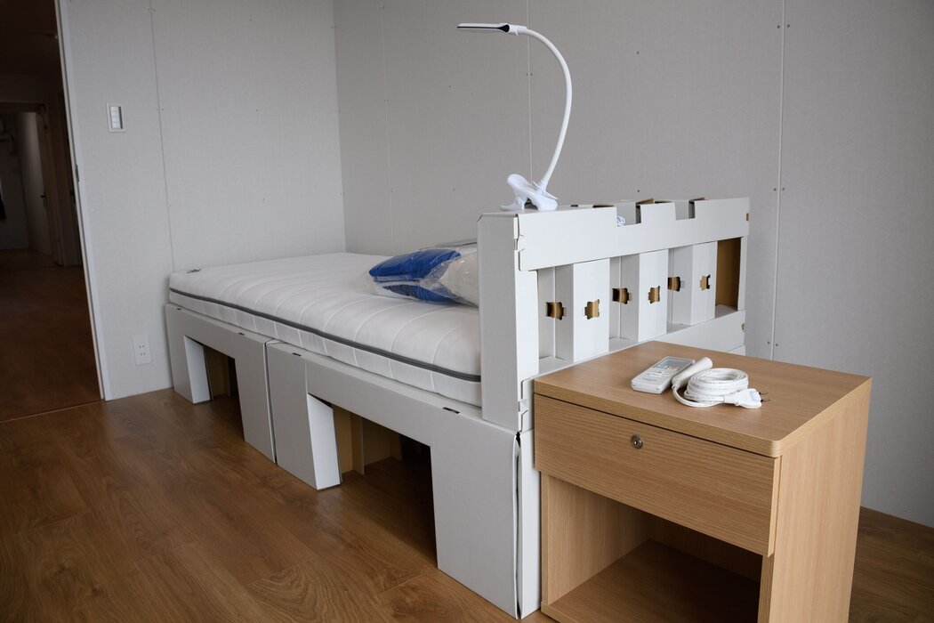 1627026118191245.jpg 2Some athletes shared photos of this cardboard bed on social media.jpg
